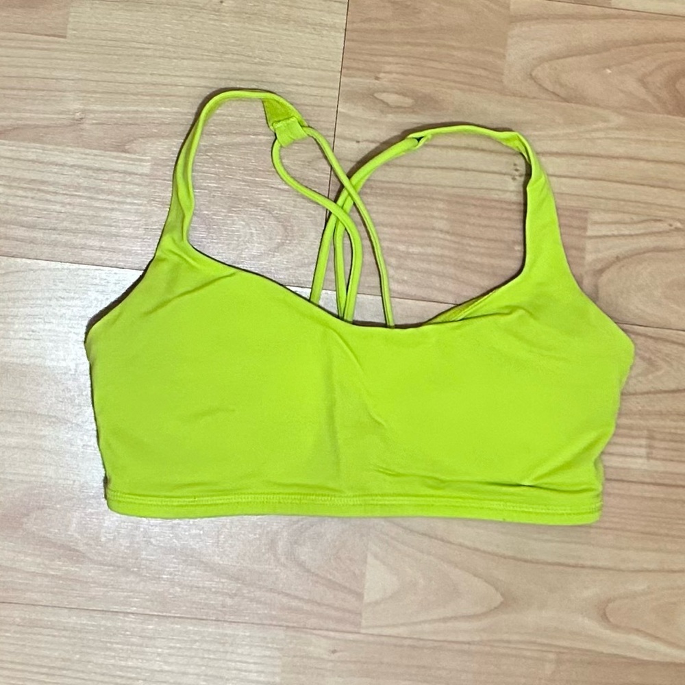 EUC Lululemon Free to Be Sports Bra